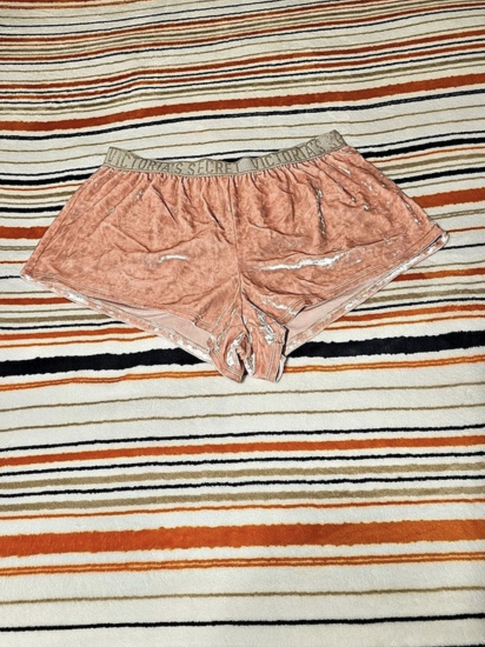 Victoria's Secret Athletic Shorts in Pink Size Large